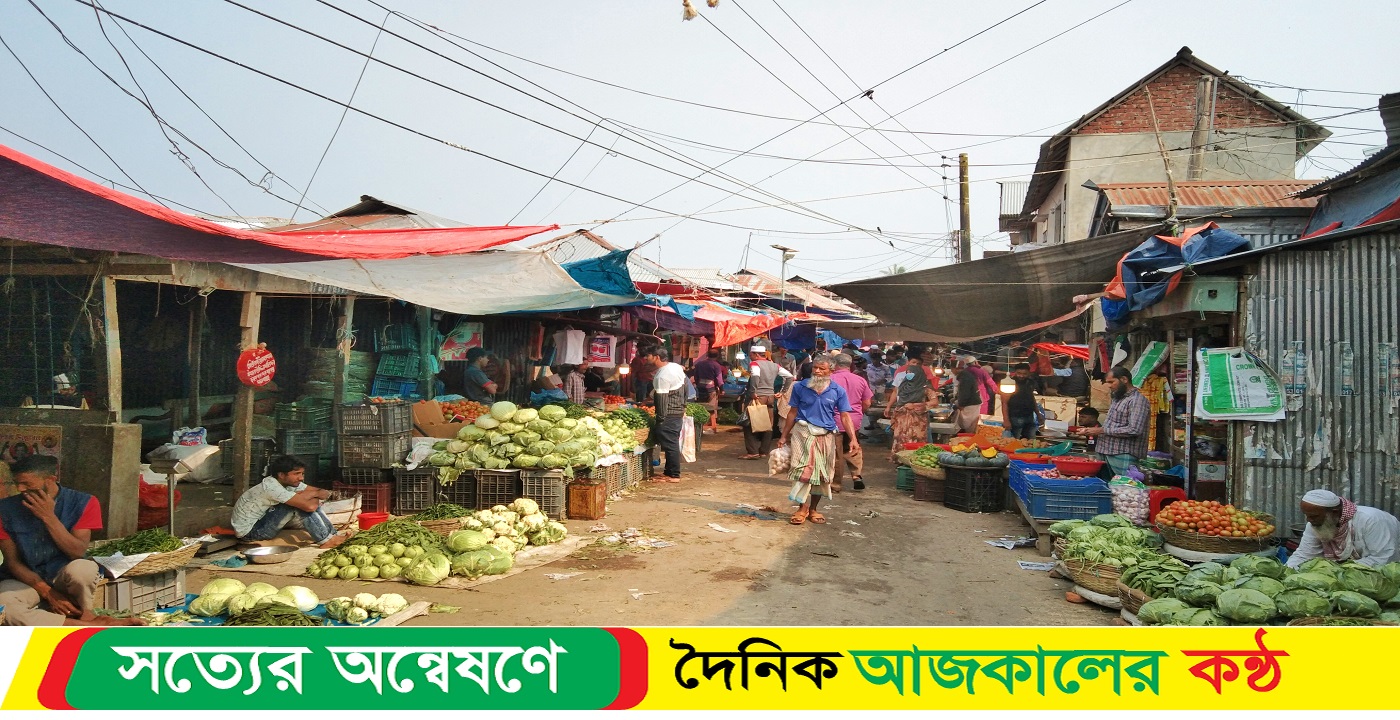 কোটি টাকা ব্যয়ের সড়ক দখল করে চলছে বানিজ্য
