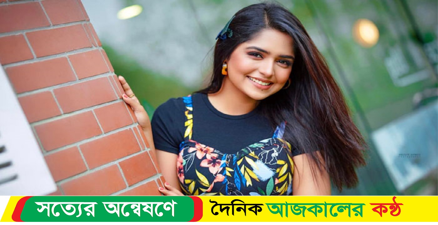 অভিনেত্রী হিমি গানও গাইলেন