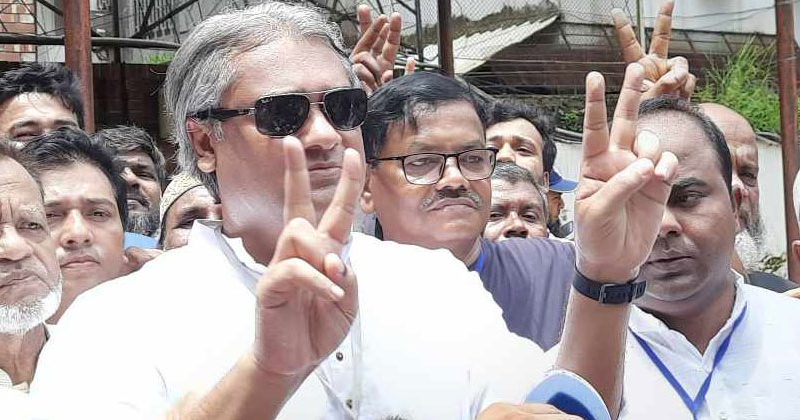 ঢাকা-১৭ উপনির্বাচনে জয়ী নৌকার আরাফাত