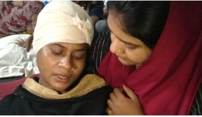 বরগুনার বামনায় কু প্রস্তাবে রাজি না হওয়ায় গৃহবধূকে কুপিয়ে জখম