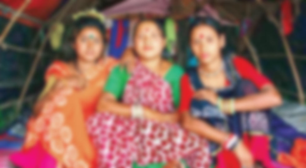 বেদে বংশোদ্ভূত হওয়ায় গ্রাম ছাড়তে হলো একটি পরিবারকে!