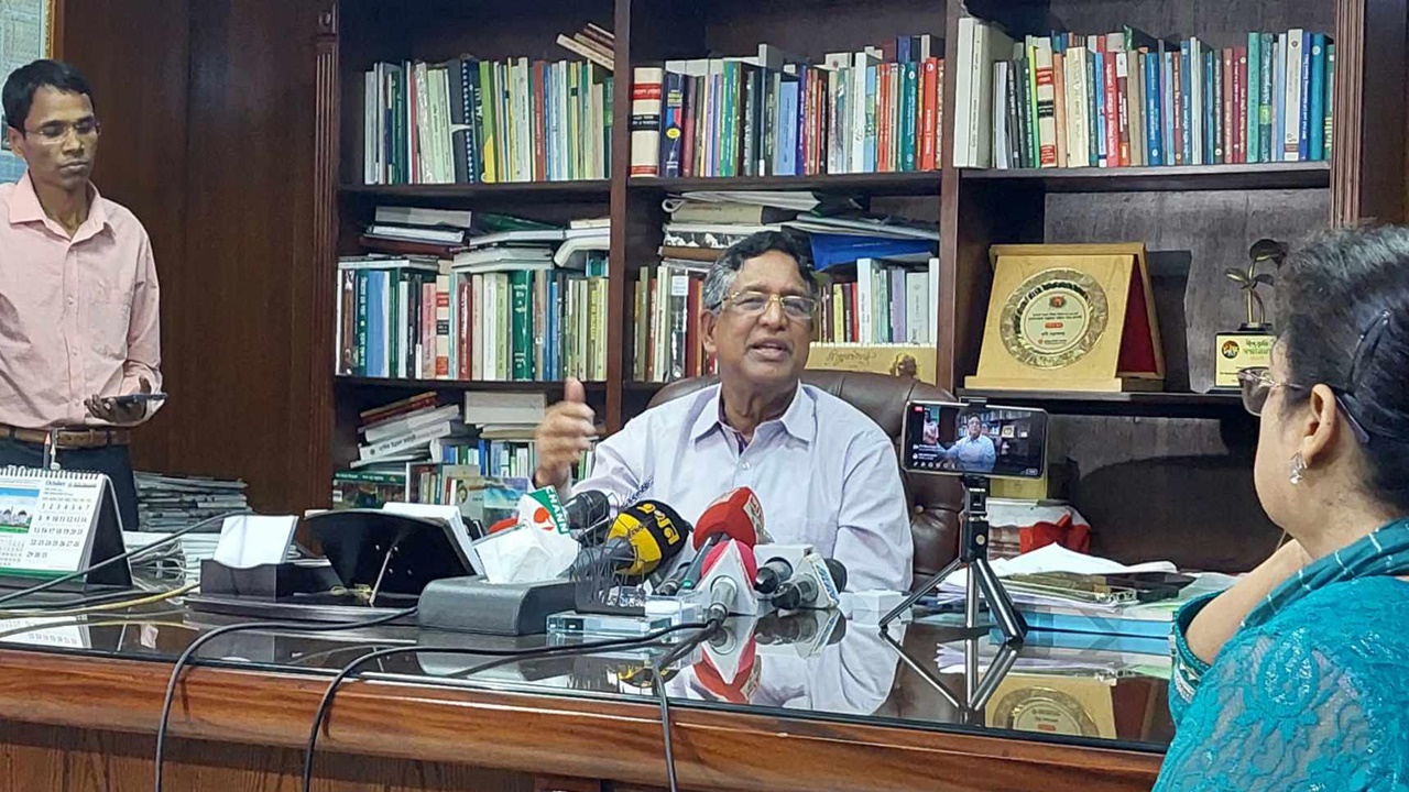 আলুর দাম বাড়াচ্ছে কোল্ডস্টোরেজ সিন্ডিকেট : কৃষিমন্ত্রী
