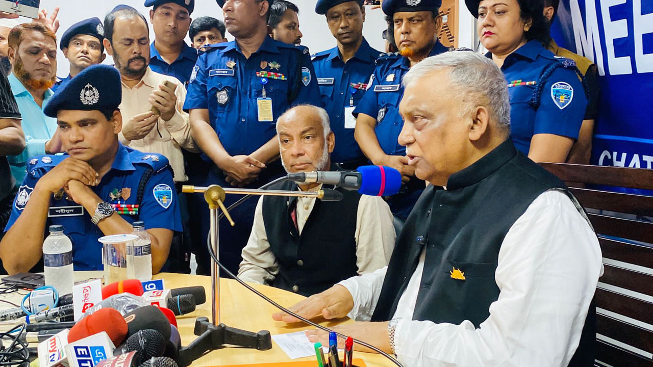 বর্তমান পুলিশ জনবান্ধব পুলিশ-বঙ্গবন্ধুর পুলিশ : স্বরাষ্ট্রমন্ত্রী