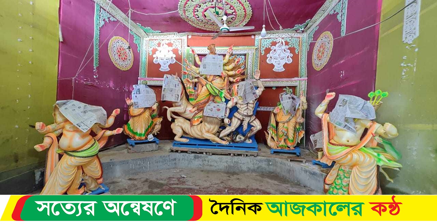 বাউফলে ৭৩ টি পূজা মন্ডপে চলছে রং তুলির শেষ কাজ