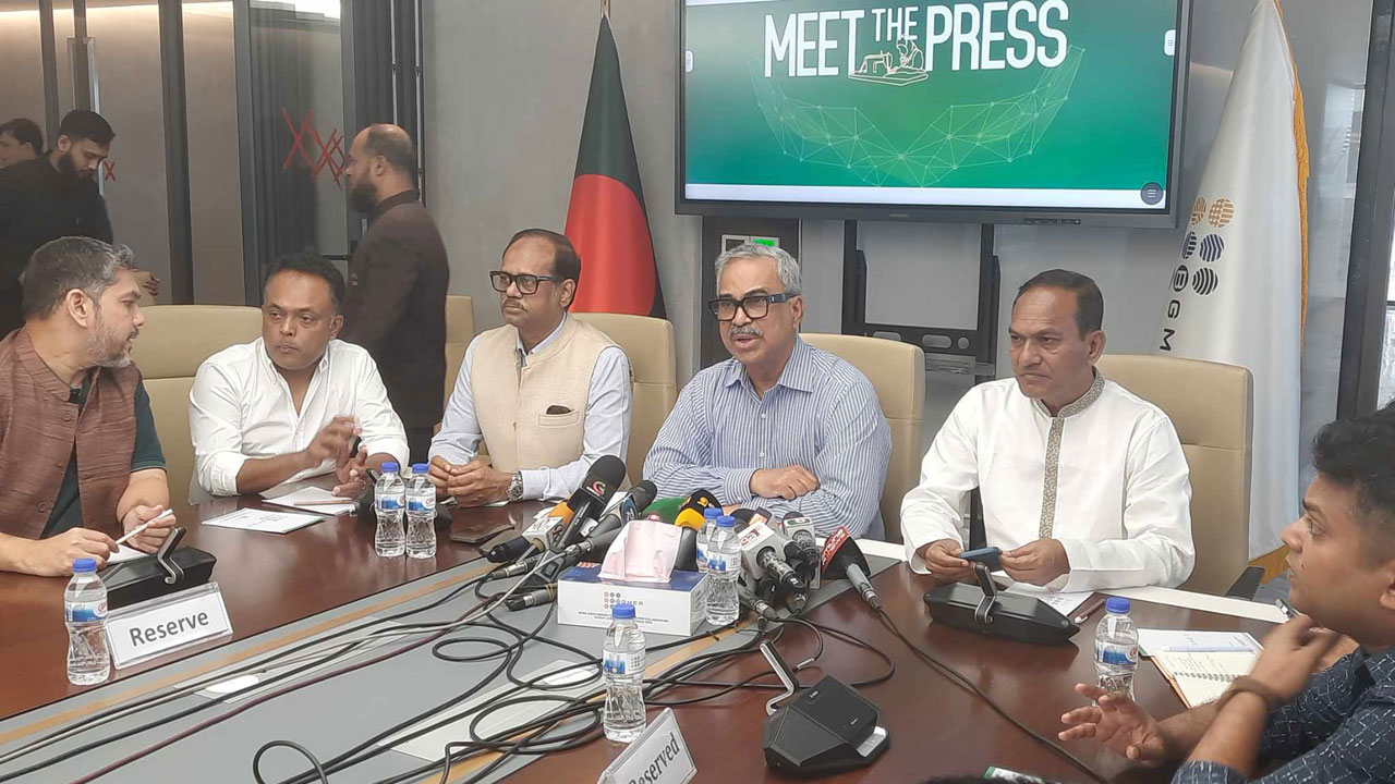যুক্তরাষ্ট্রের পোশাক আমদানি ভ্যালু কমেছে ৩৪.৭২ শতাংশ: বিজিএমইএ