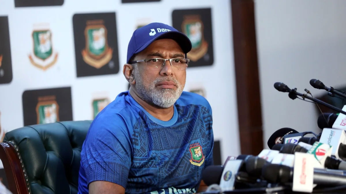 বিশ্বকাপ ব্যর্থতায় হাথুরুর কাছে ব্যাখ্যা চেয়েছে বিসিবি