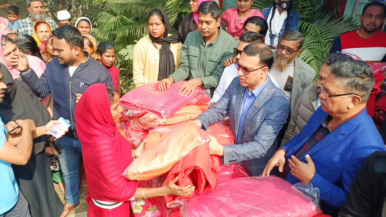 ময়মনসিংহে শীতার্তদের মাঝে সাড়ে ৩ হাজার কম্বল বিতরণ
