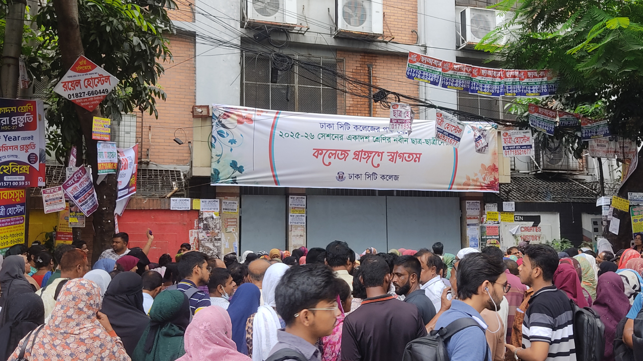 সারা দেশে শুরু হলো একাদশ শ্রেণির ক্লাস