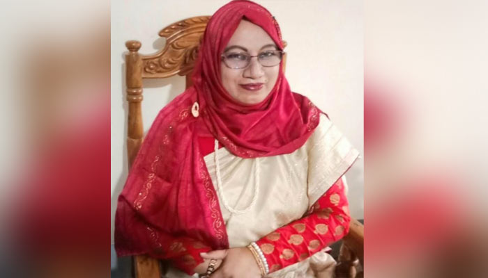 জেলার পর বিভাগেও শ্রেষ্ঠ শিক্ষা অফিসার মনিকা পারভীন